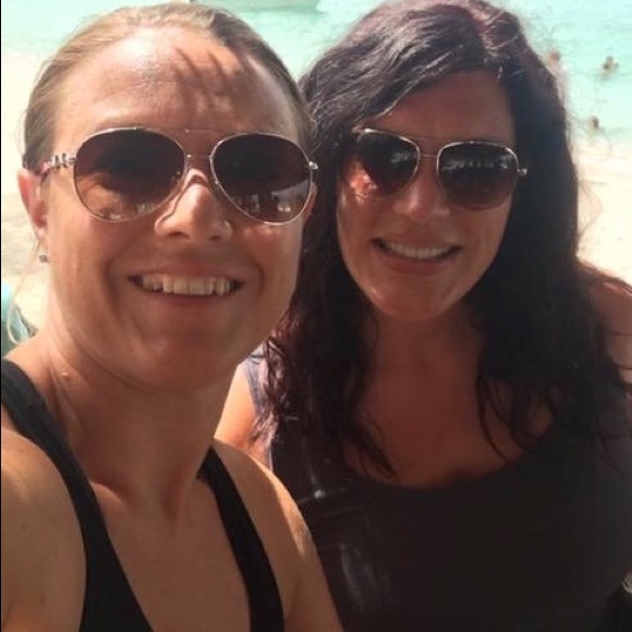 Meet your Posher, Nicole - Picture 7 of 8